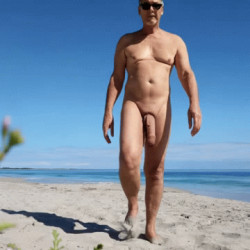 Ric flashing cock on the beach